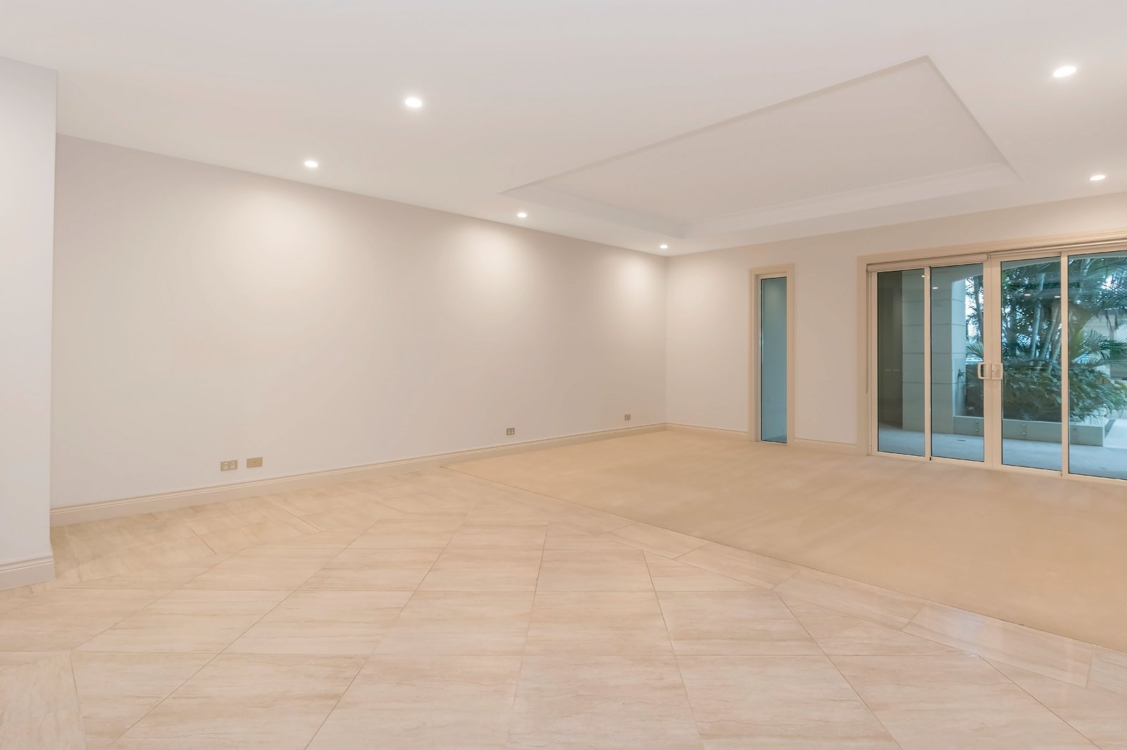 2/42-44 Brighton Parade SOUTHPORT 5