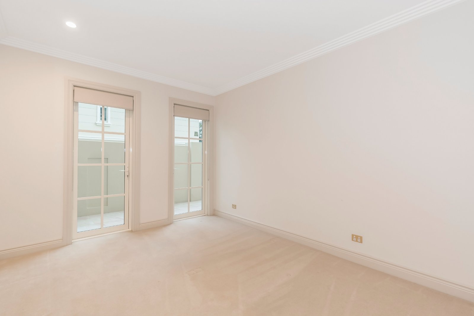 2/42-44 Brighton Parade SOUTHPORT 9