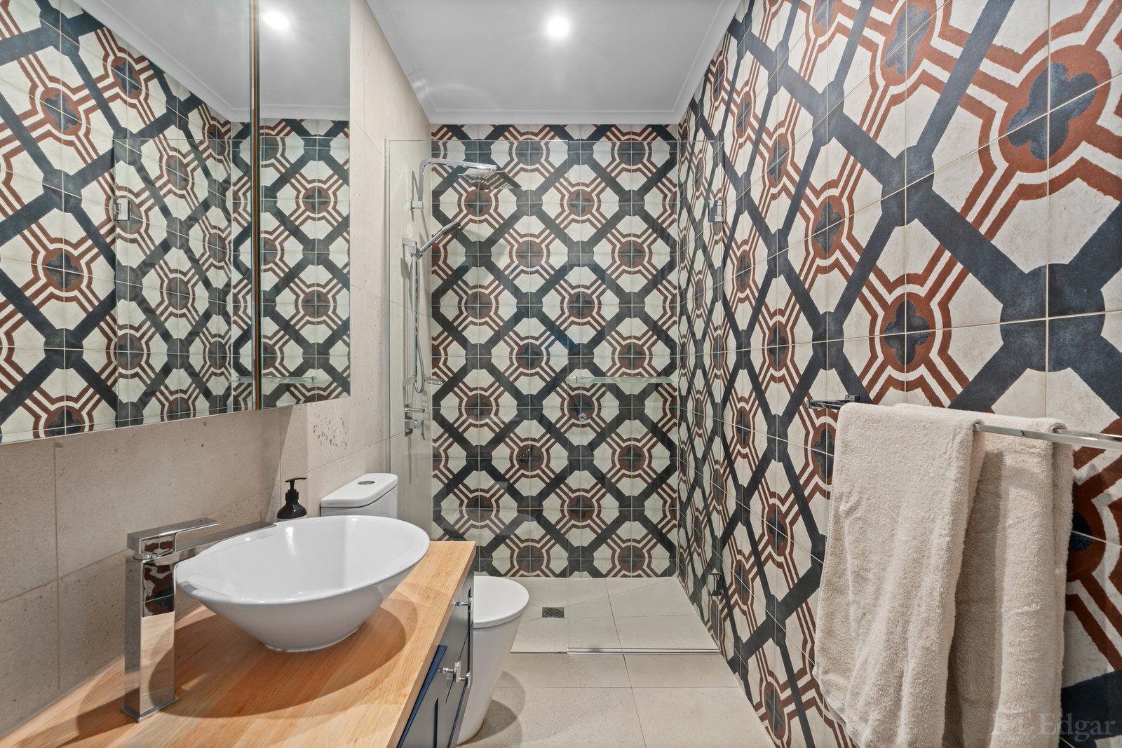 Real Estate and Property in 2/42-44 Regent Street, Preston, VIC