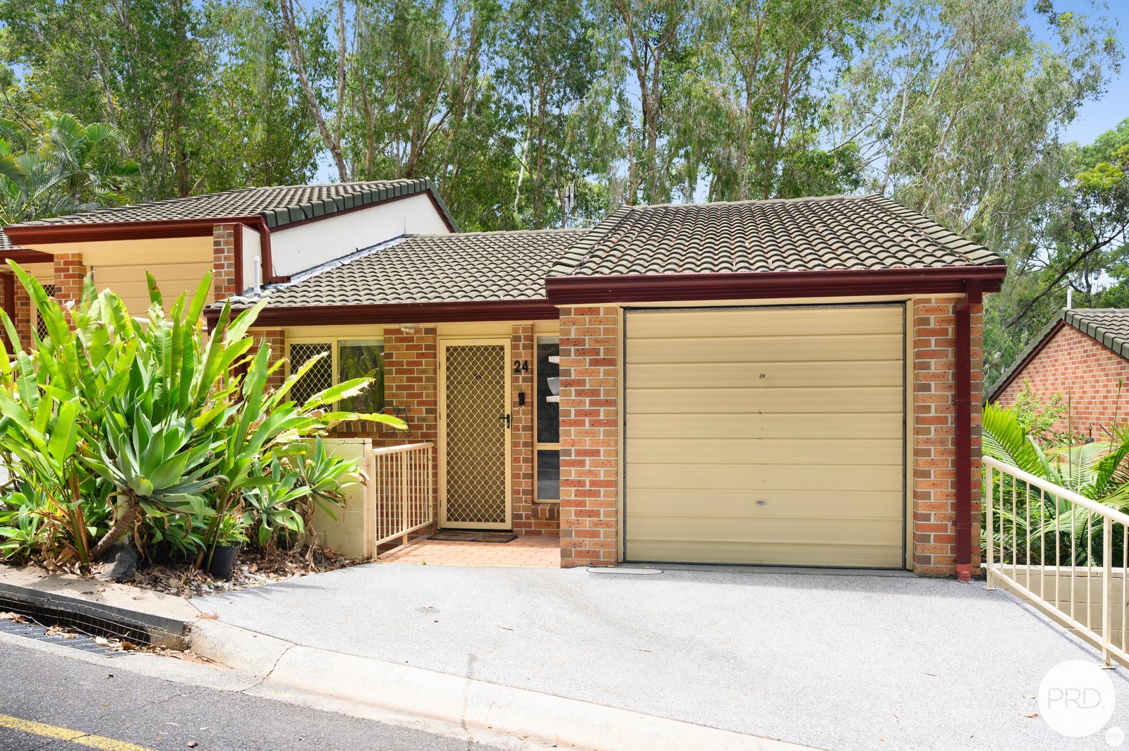 24/2-6 Simpsons Rd  CURRUMBIN WATERS 2
