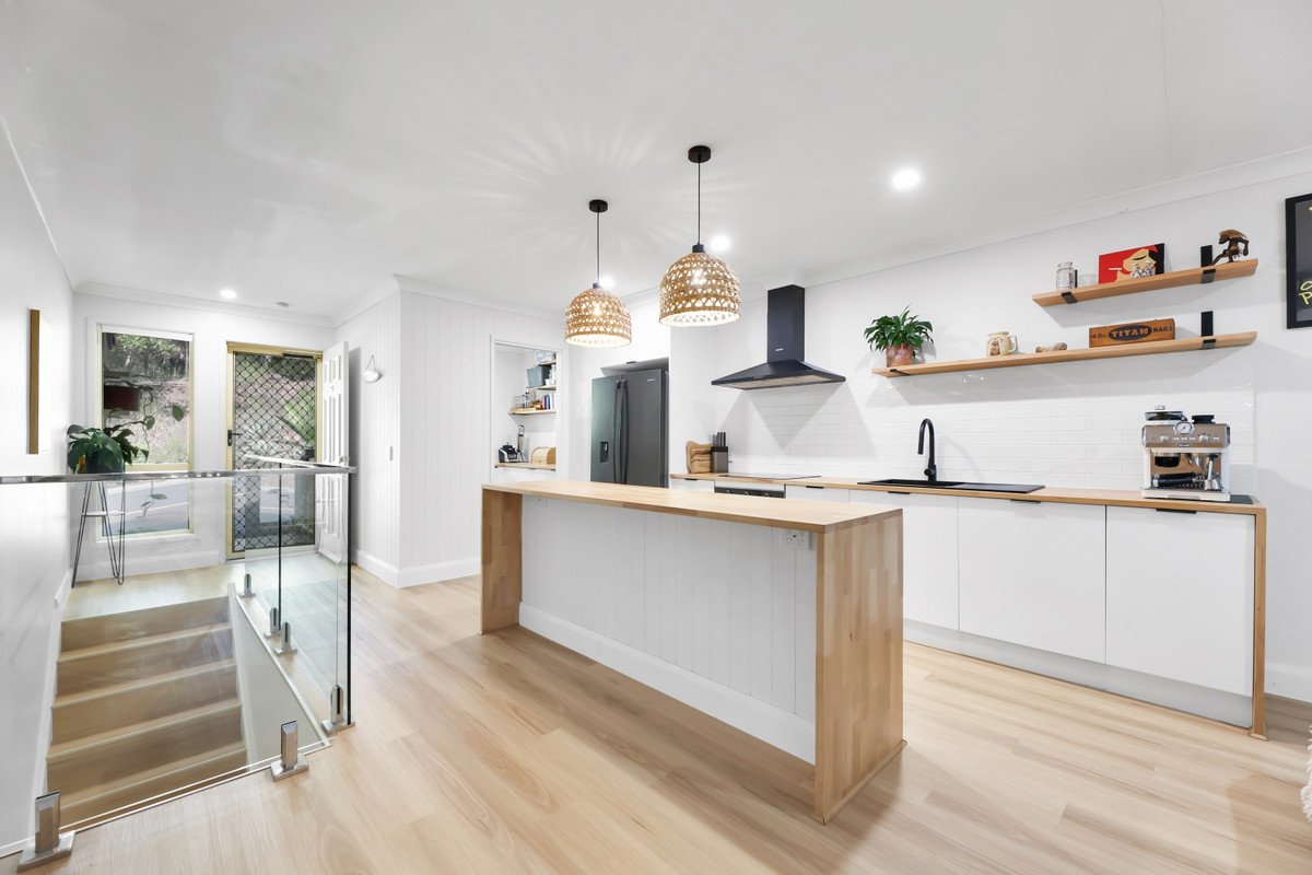 24/2-6 Simpsons Road Currumbin Waters 2