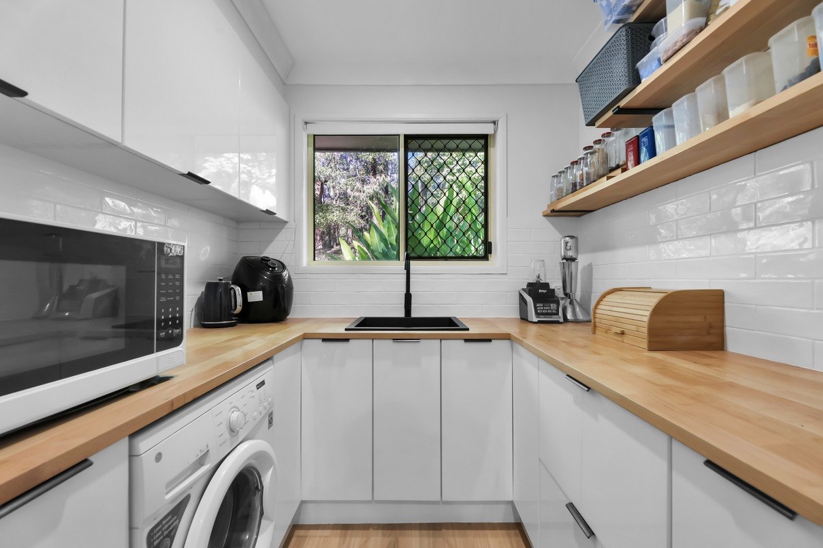 24/2-6 Simpsons Road Currumbin Waters 5