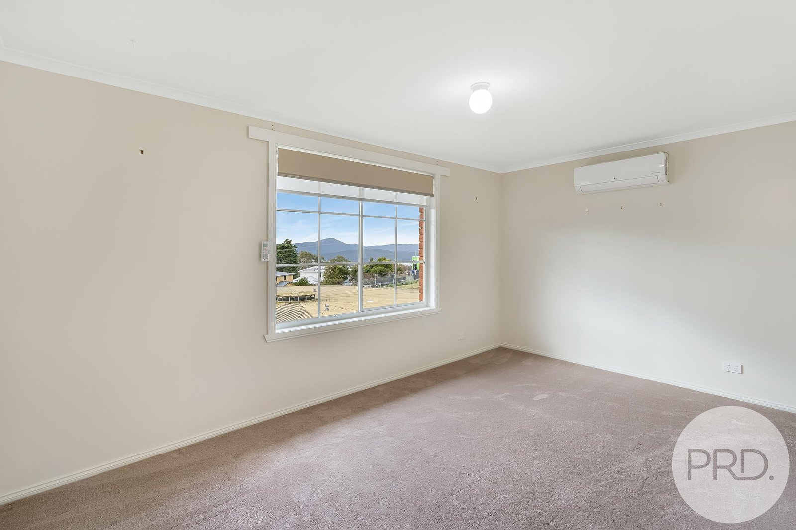 2/42 Benjafield Terrace MOUNT STUART 5