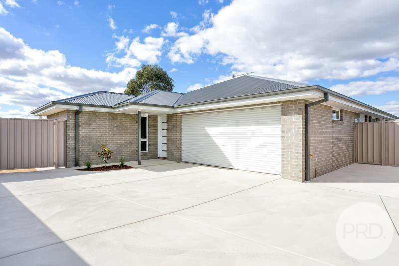 2/42 Breasley Avenue BOOROOMA 1