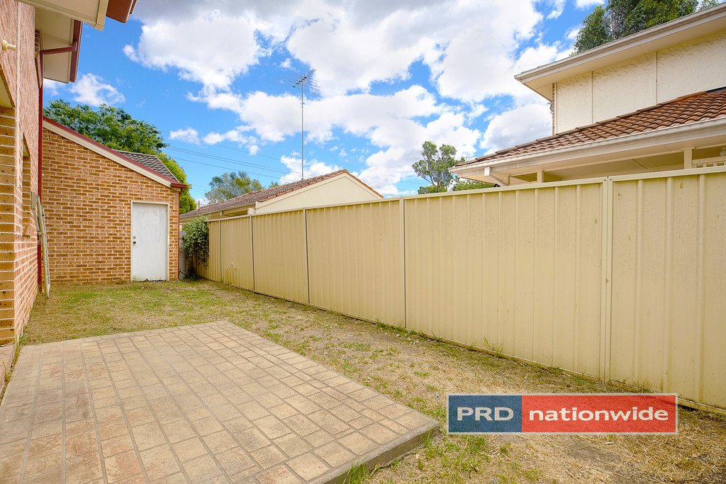 2/42 Bringelly Road KINGSWOOD 9