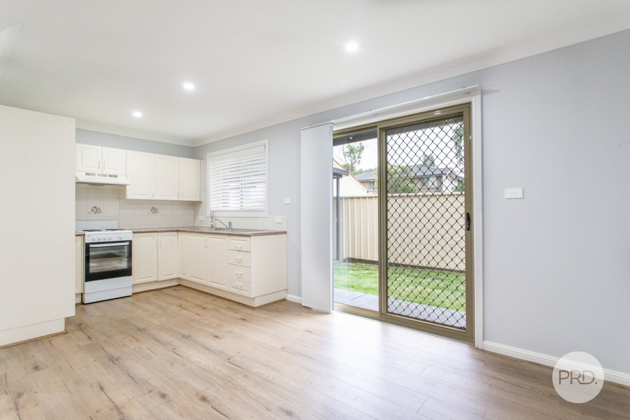 2/42 Bringelly Road KINGSWOOD 6