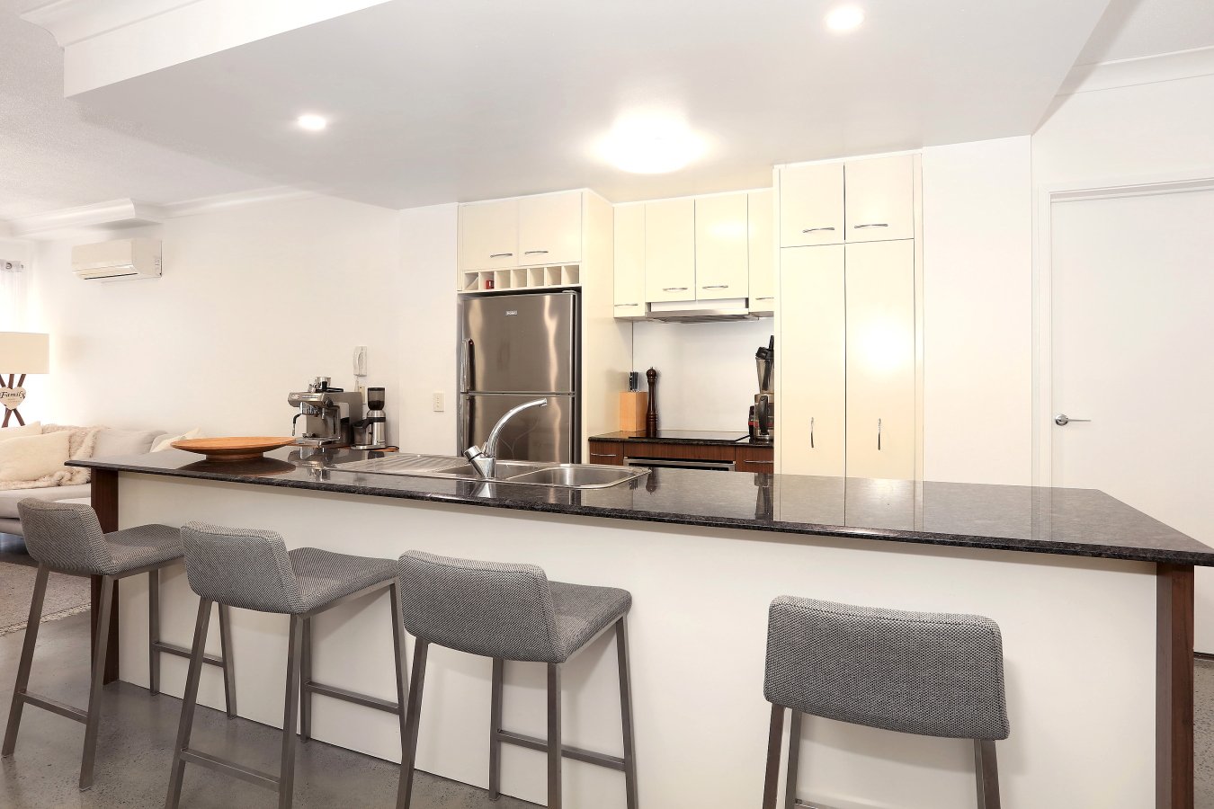 24/2 Geraldton Drive VARSITY LAKES 4