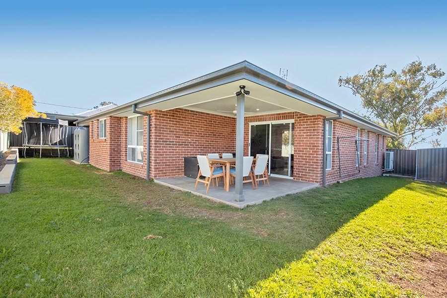 2/42 Phillip Street WEST TAMWORTH 9