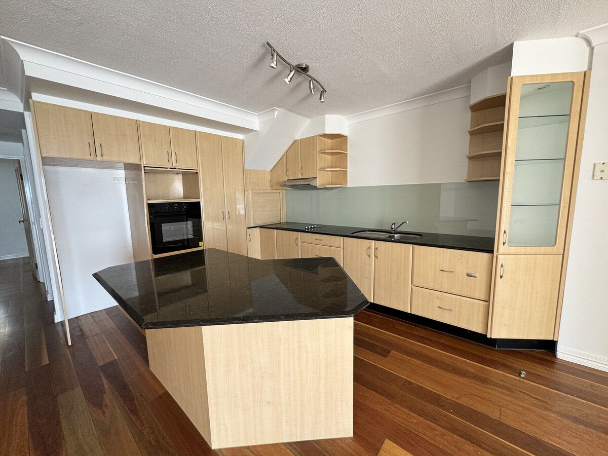 24/2 Seventeenth Avenue Palm Beach 11