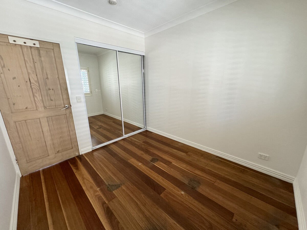 24/2 Seventeenth Avenue Palm Beach 27