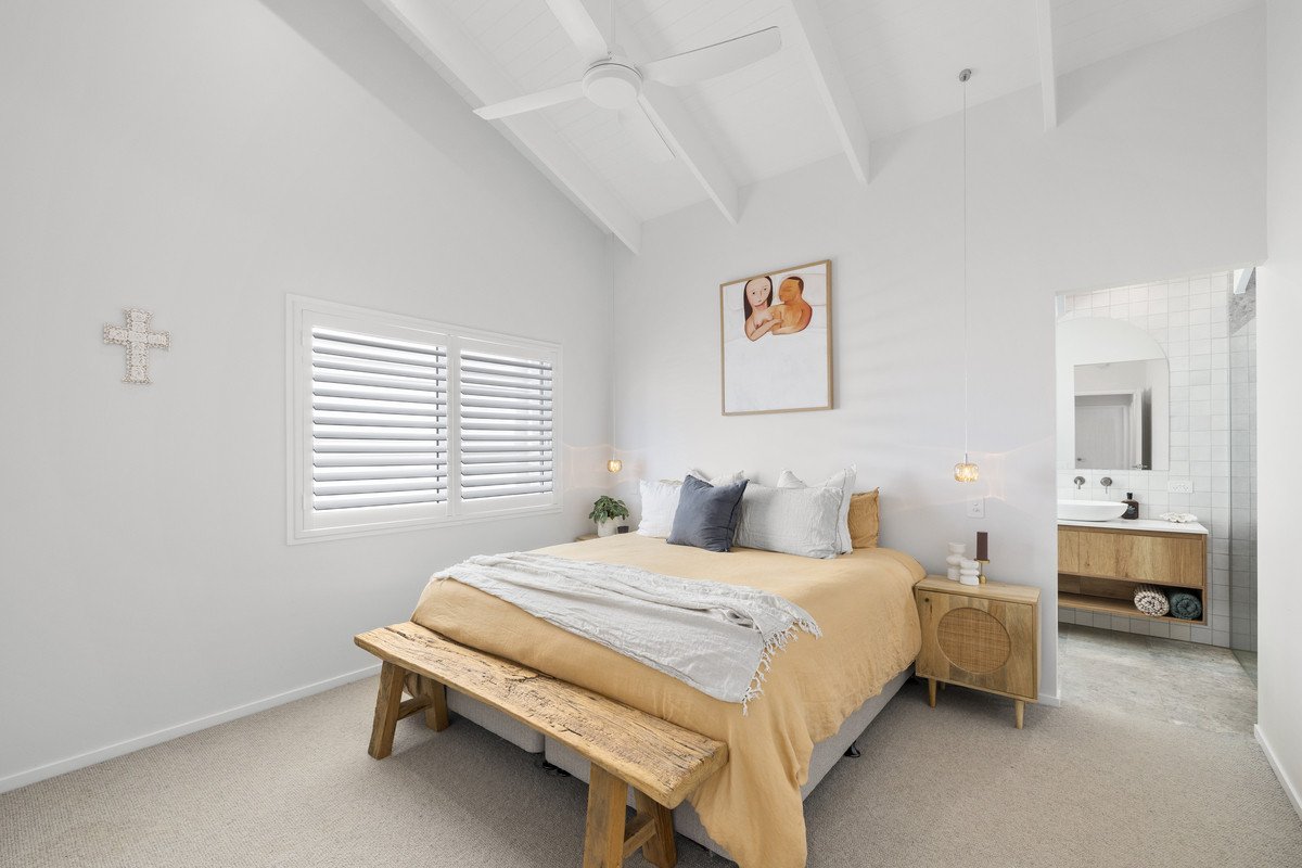 2/42 Twenty Seventh Avenue Palm Beach 12