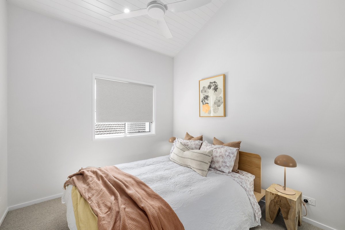 2/42 Twenty Seventh Avenue Palm Beach 15