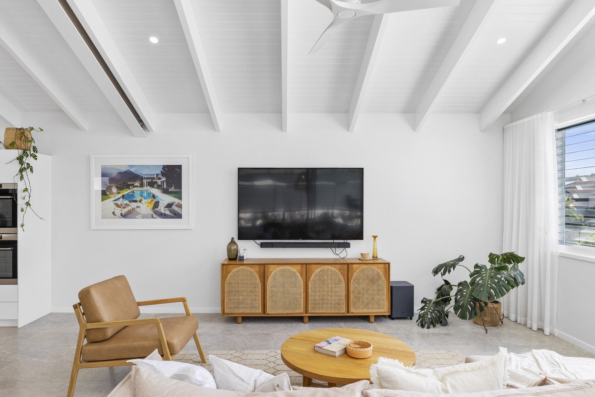 2/42 Twenty Seventh Avenue Palm Beach 18