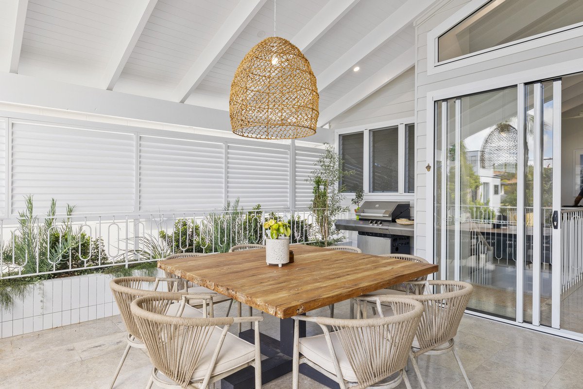 2/42 Twenty Seventh Avenue Palm Beach 20