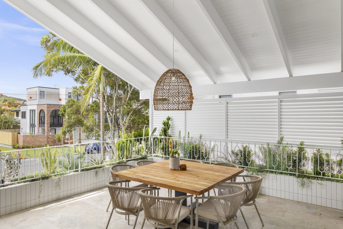 2/42 Twenty Seventh Avenue Palm Beach 21