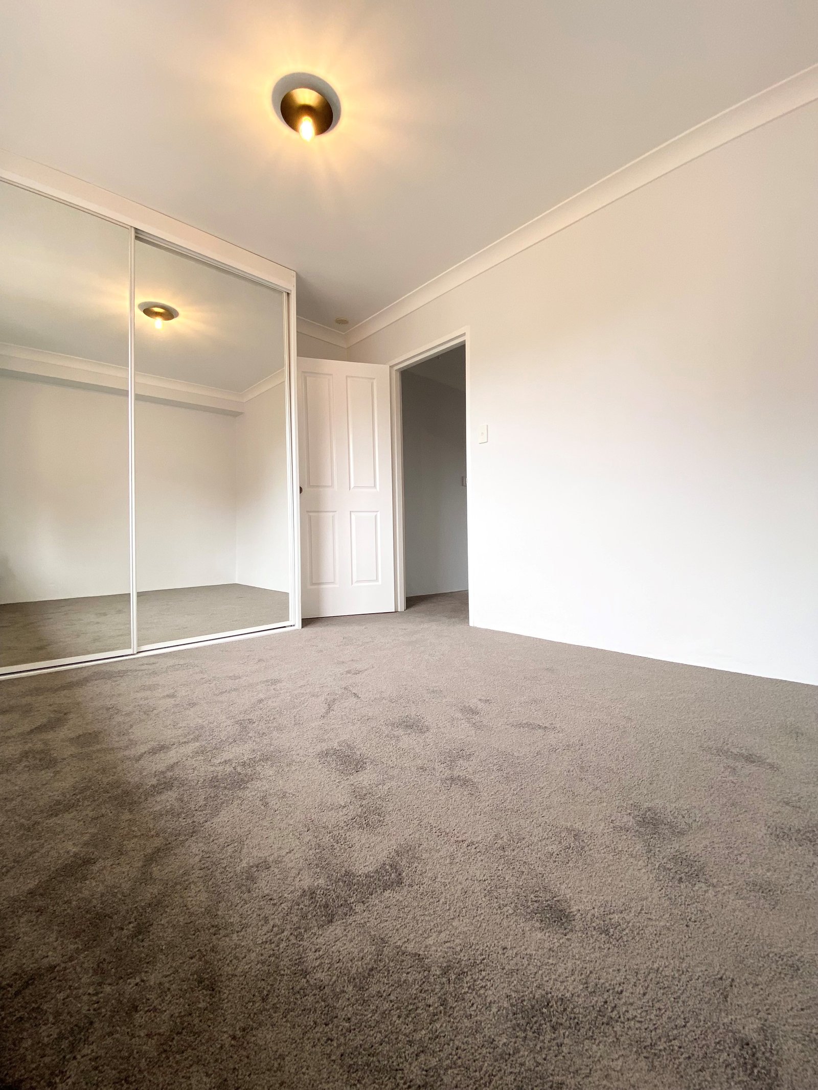 24/23-29 Gray Street SUTHERLAND 6