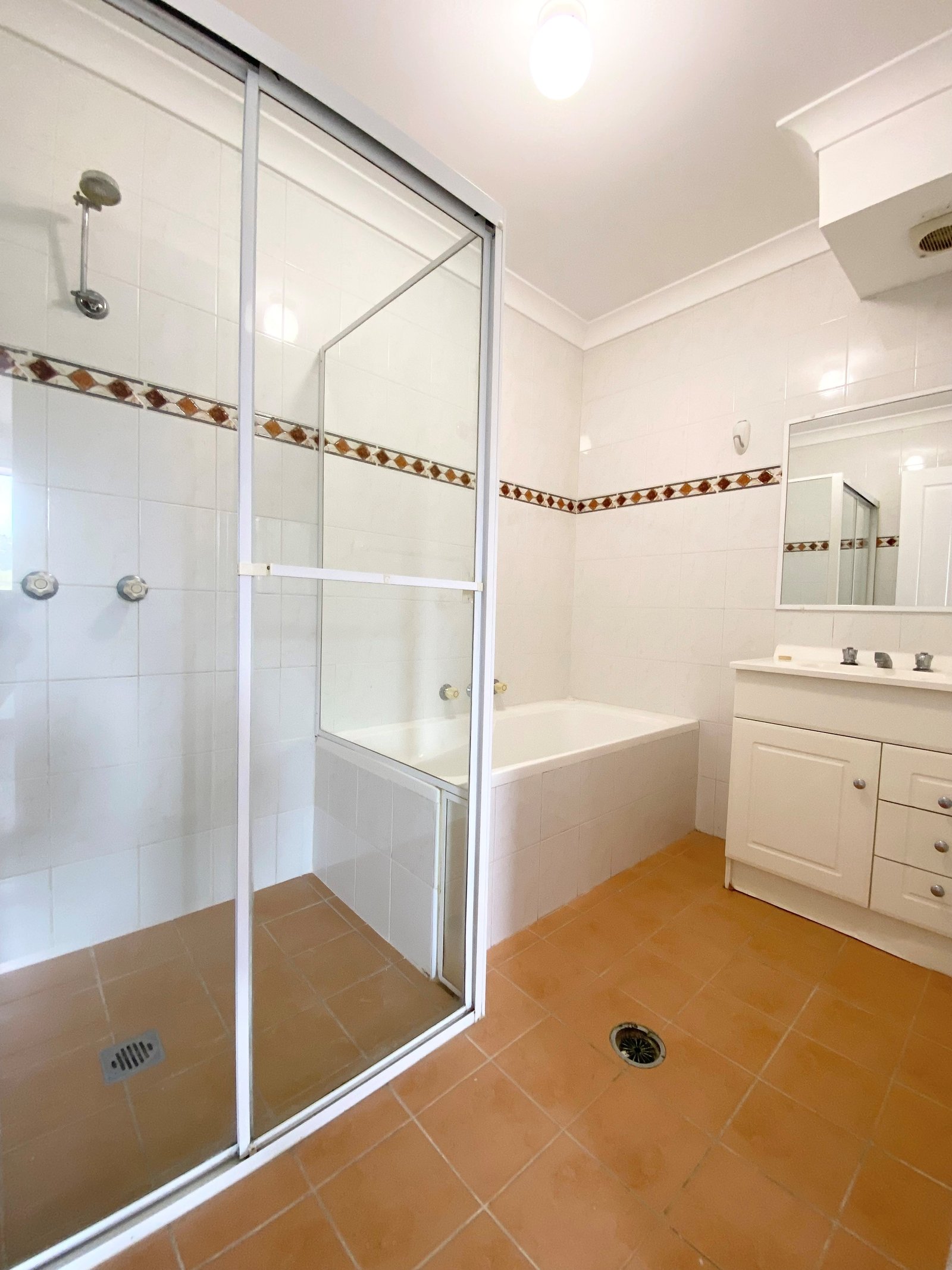 24/23-29 Gray Street SUTHERLAND 8