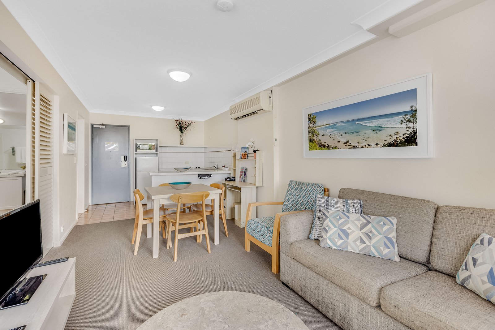 242/99 Griffith Street COOLANGATTA 3