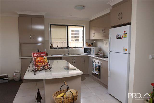 2/42A Farley Street CASINO 2