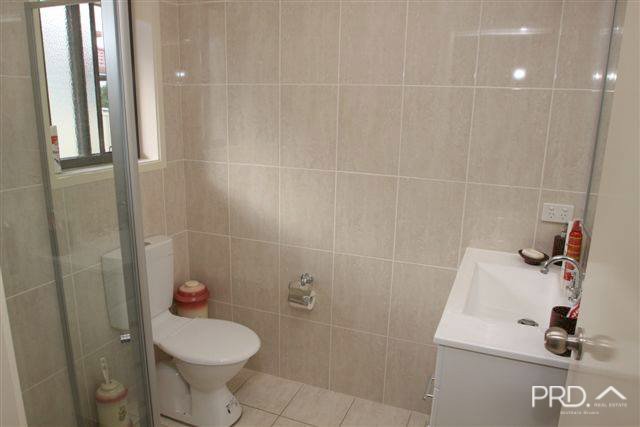 2/42A Farley Street CASINO 6