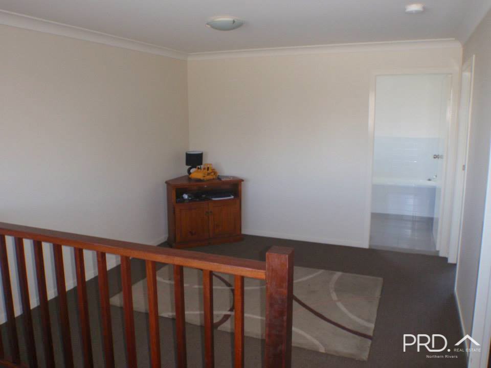 2/42A Farley Street CASINO 7