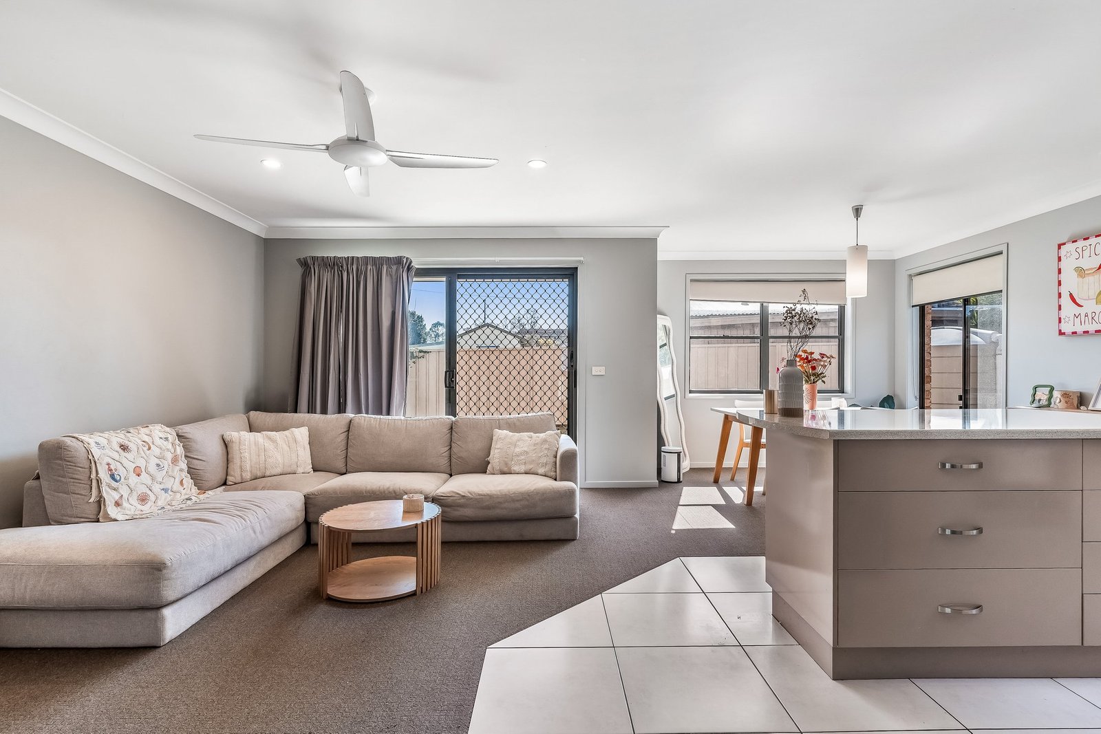 2/42A Farley Street CASINO 4
