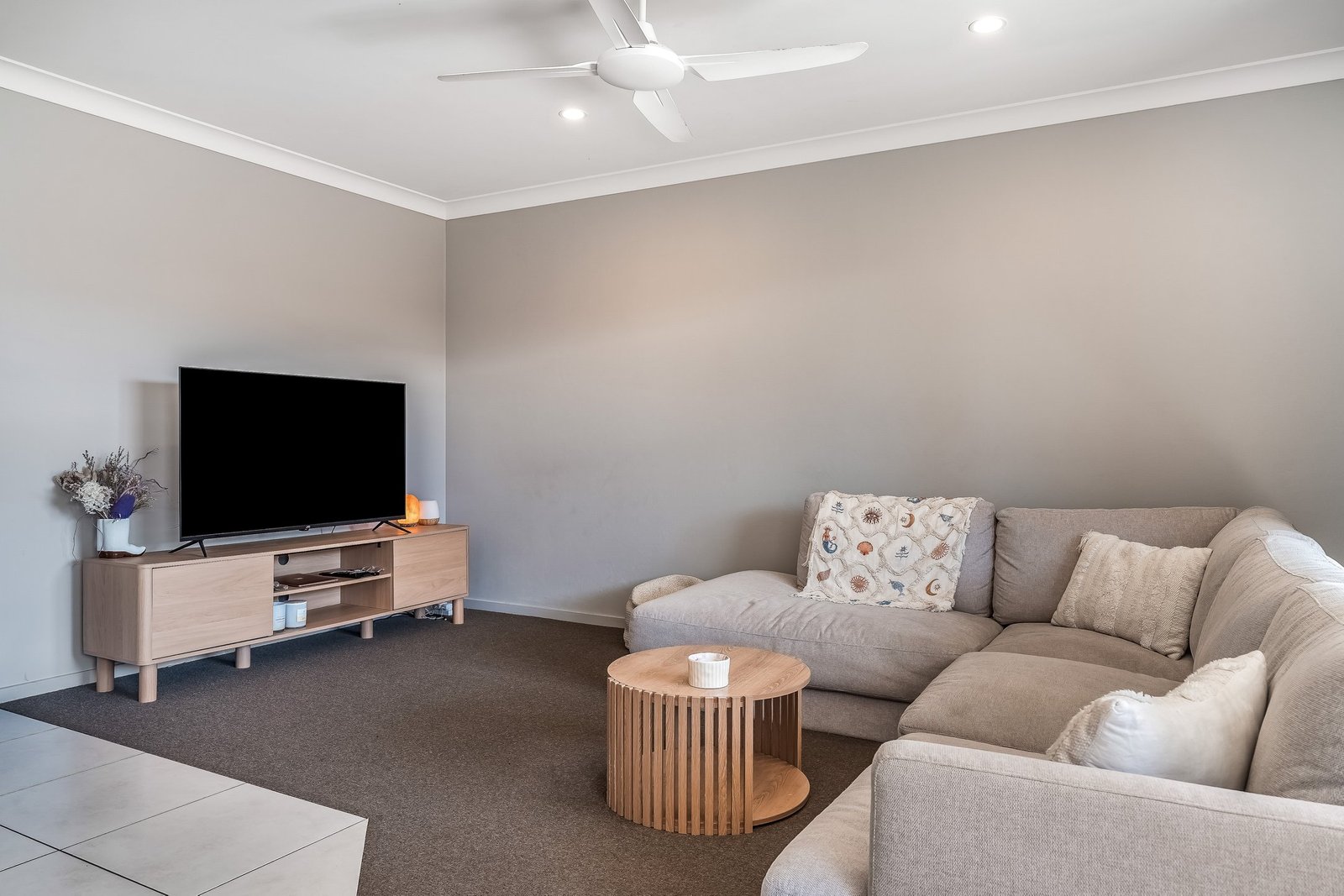 2/42A Farley Street CASINO 5