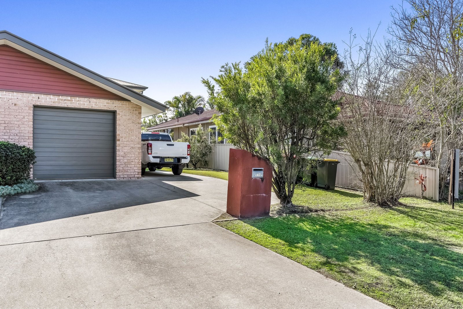 2/42A Farley Street CASINO 18
