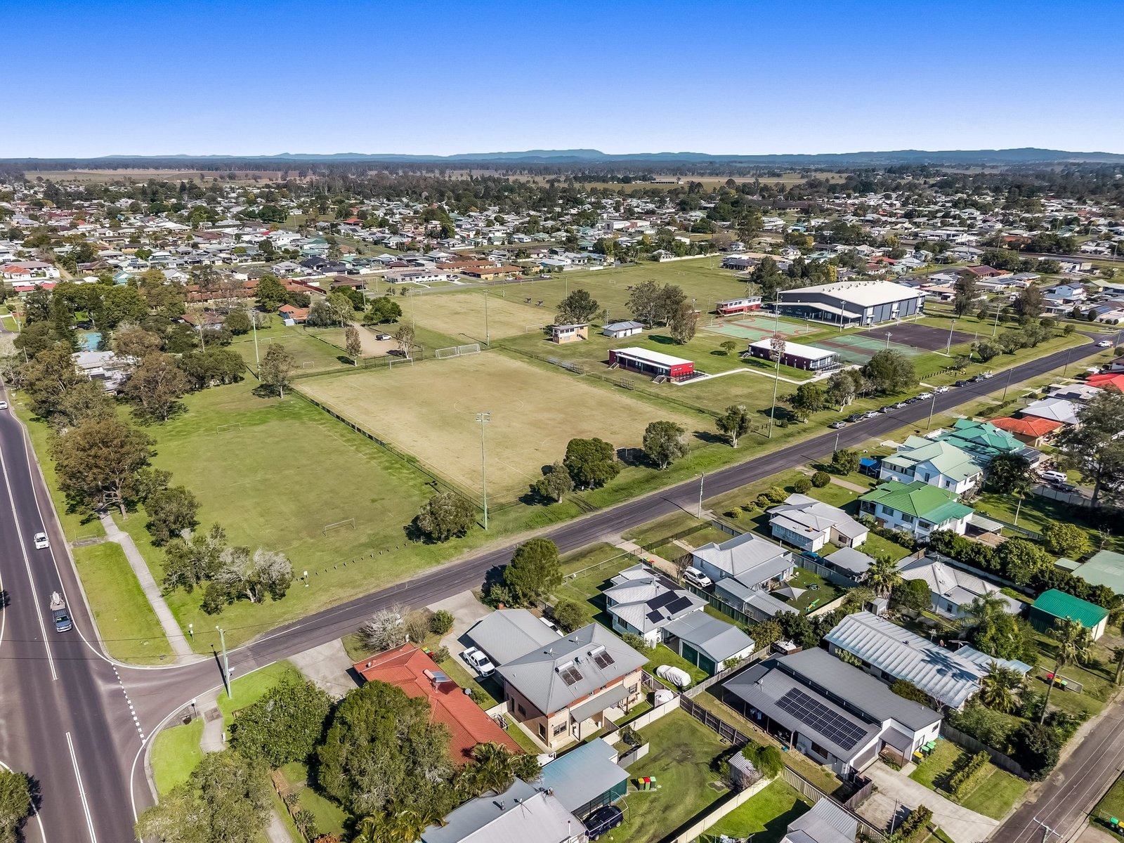 2/42A Farley Street CASINO 23