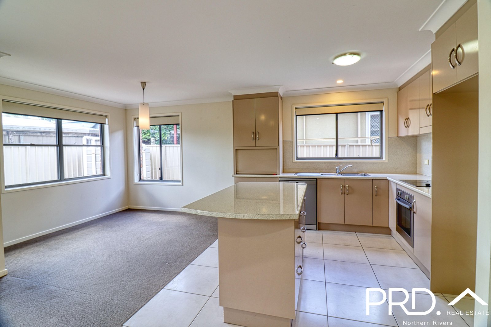 2/42A Farley Street CASINO 5