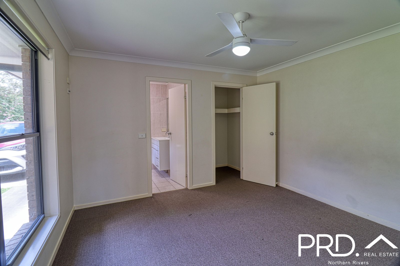 2/42A Farley Street CASINO 7