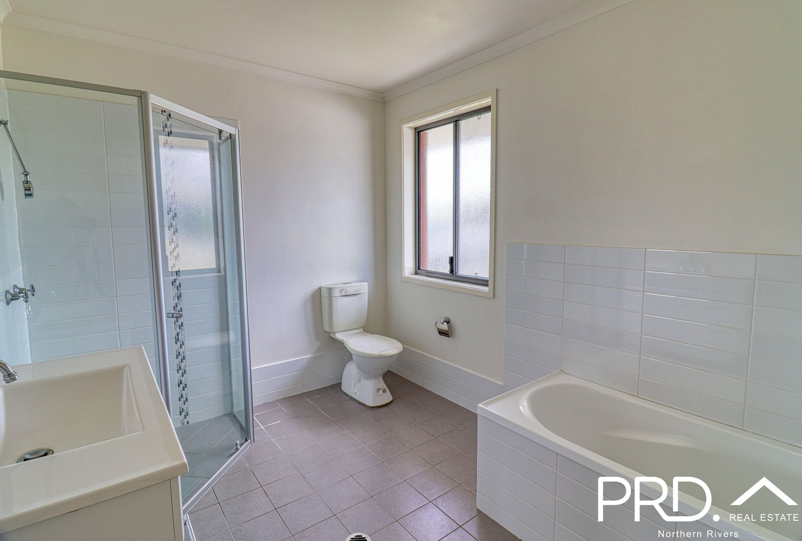 2/42A Farley Street CASINO 13