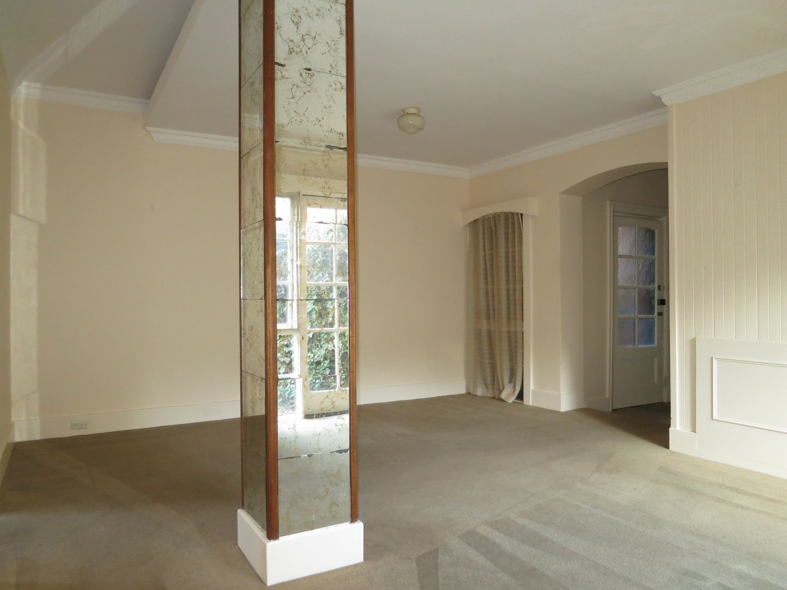 Gallery: 2/42A Lansdowne Road