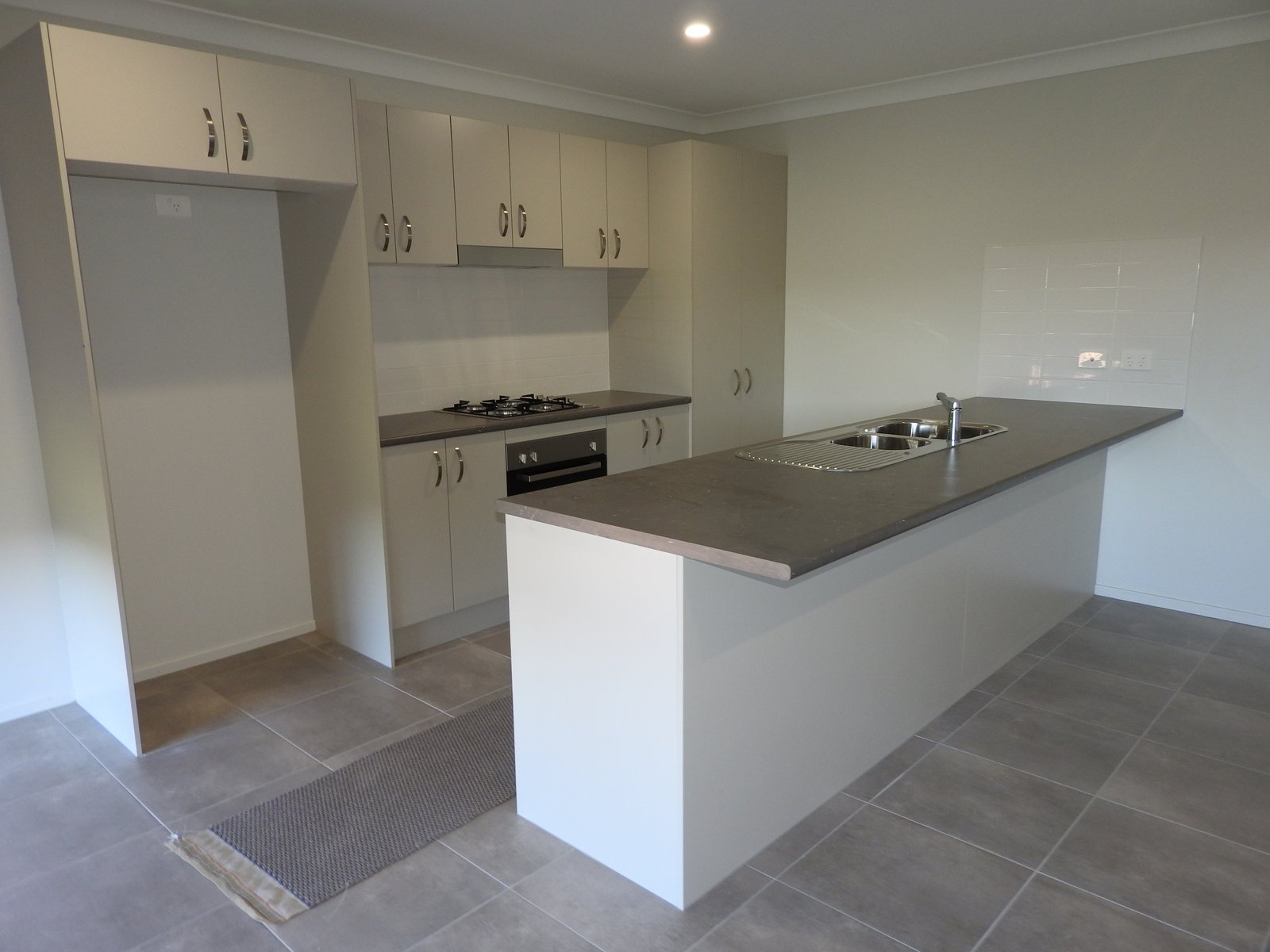 2/43 Bottlebrush Bvd  Fletcher 3