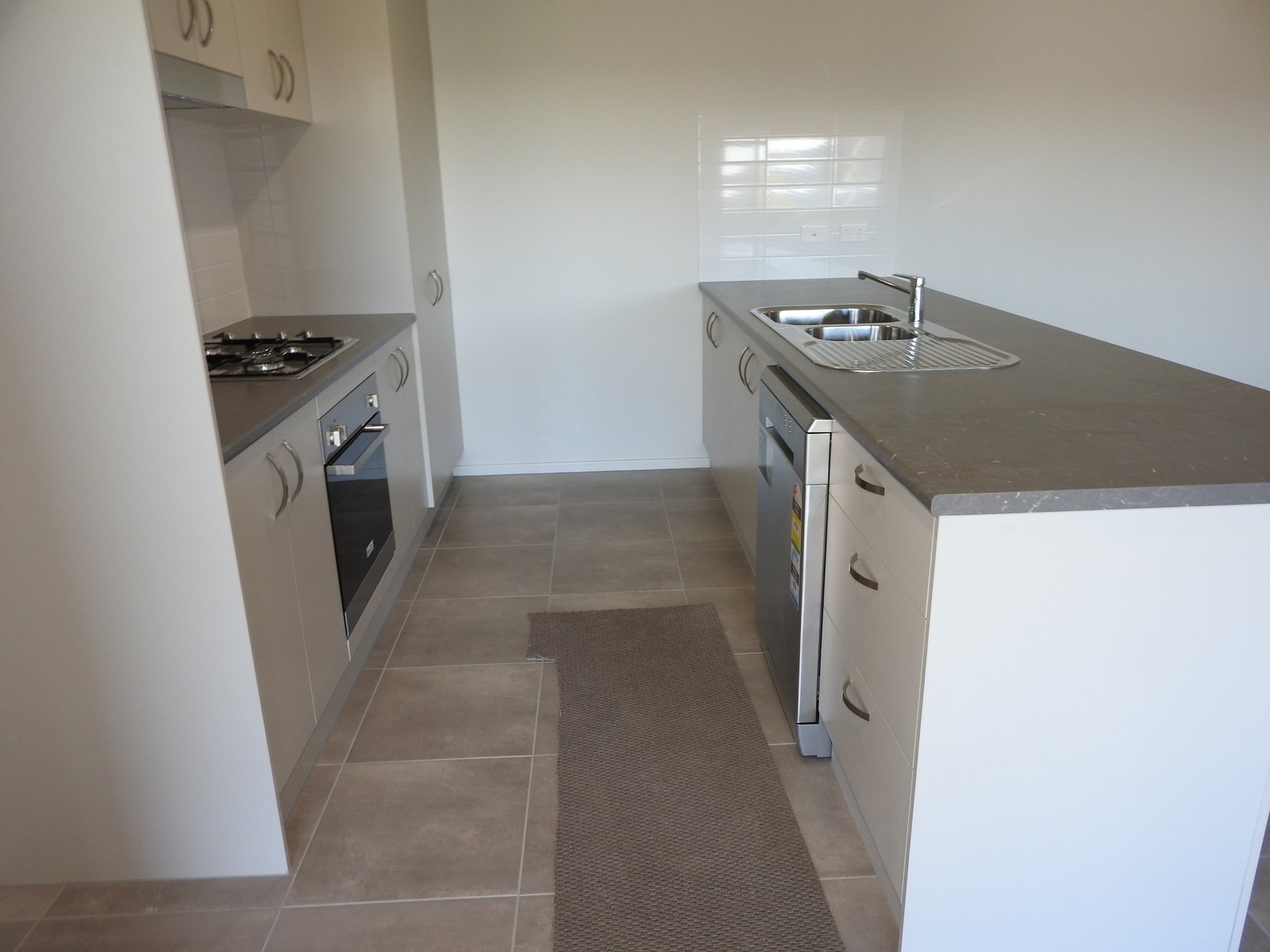 2/43 Bottlebrush Bvd  Fletcher 4