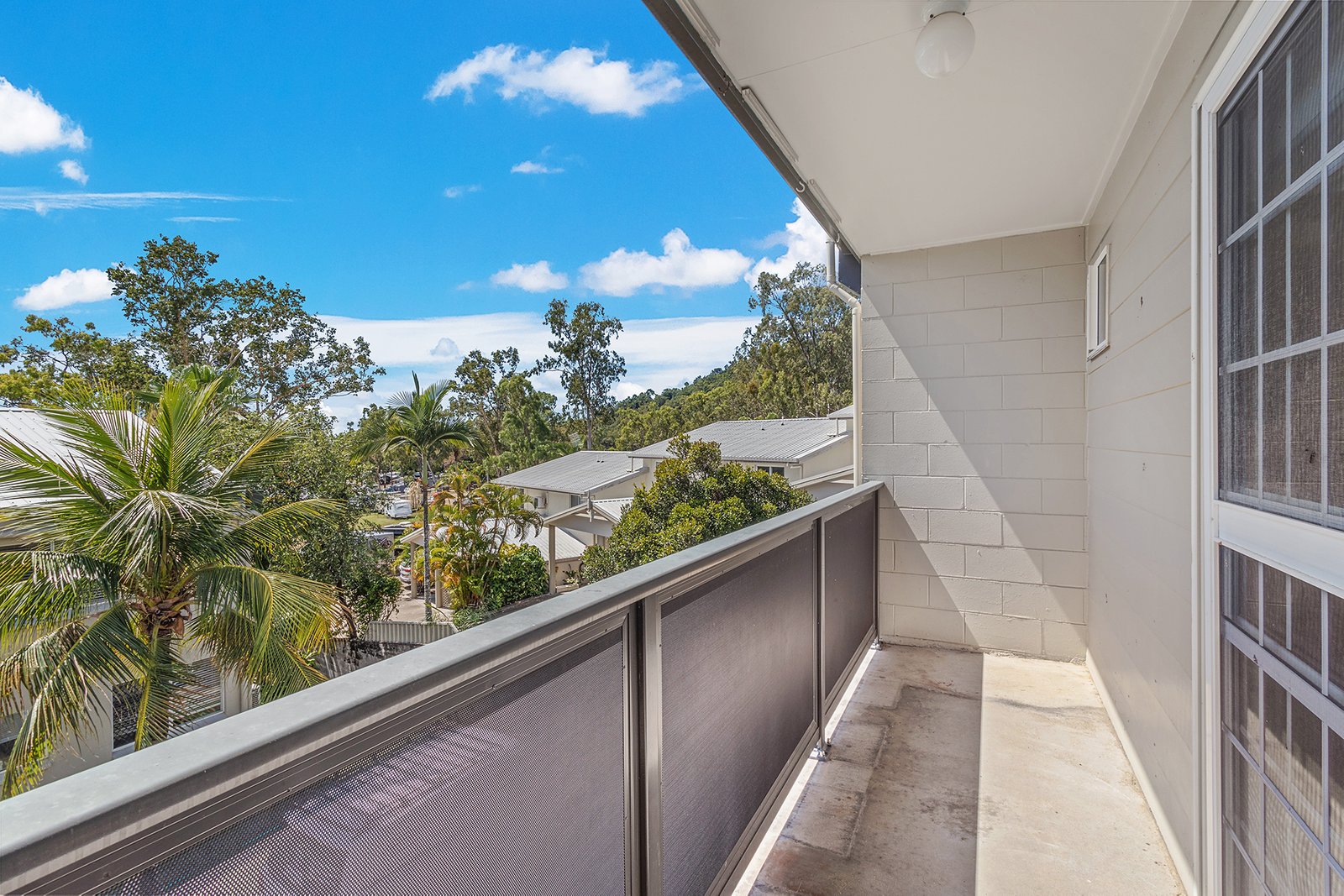 24/3 Eshelby Drive CANNONVALE 4
