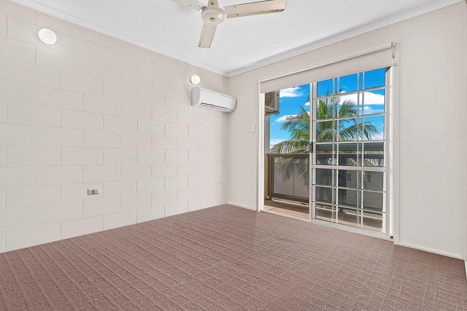24/3 Eshelby Drive CANNONVALE 10