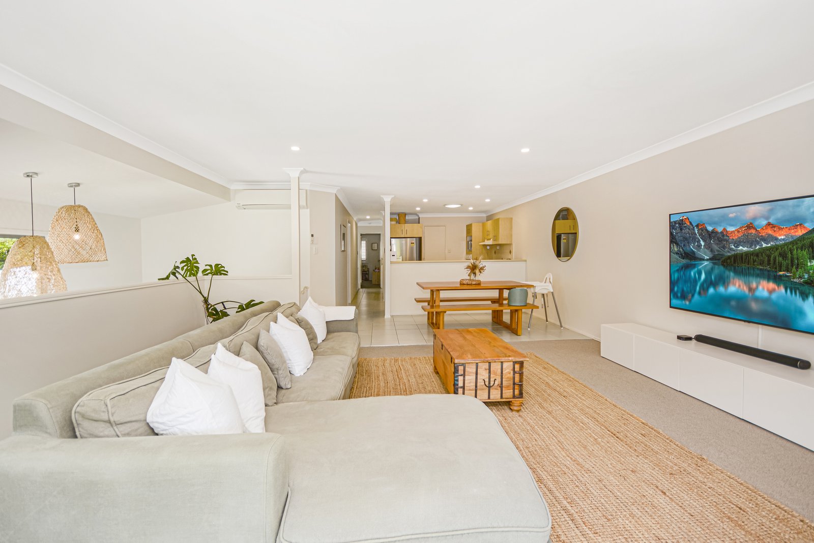 2/43 Kildare Drive BANORA POINT 1