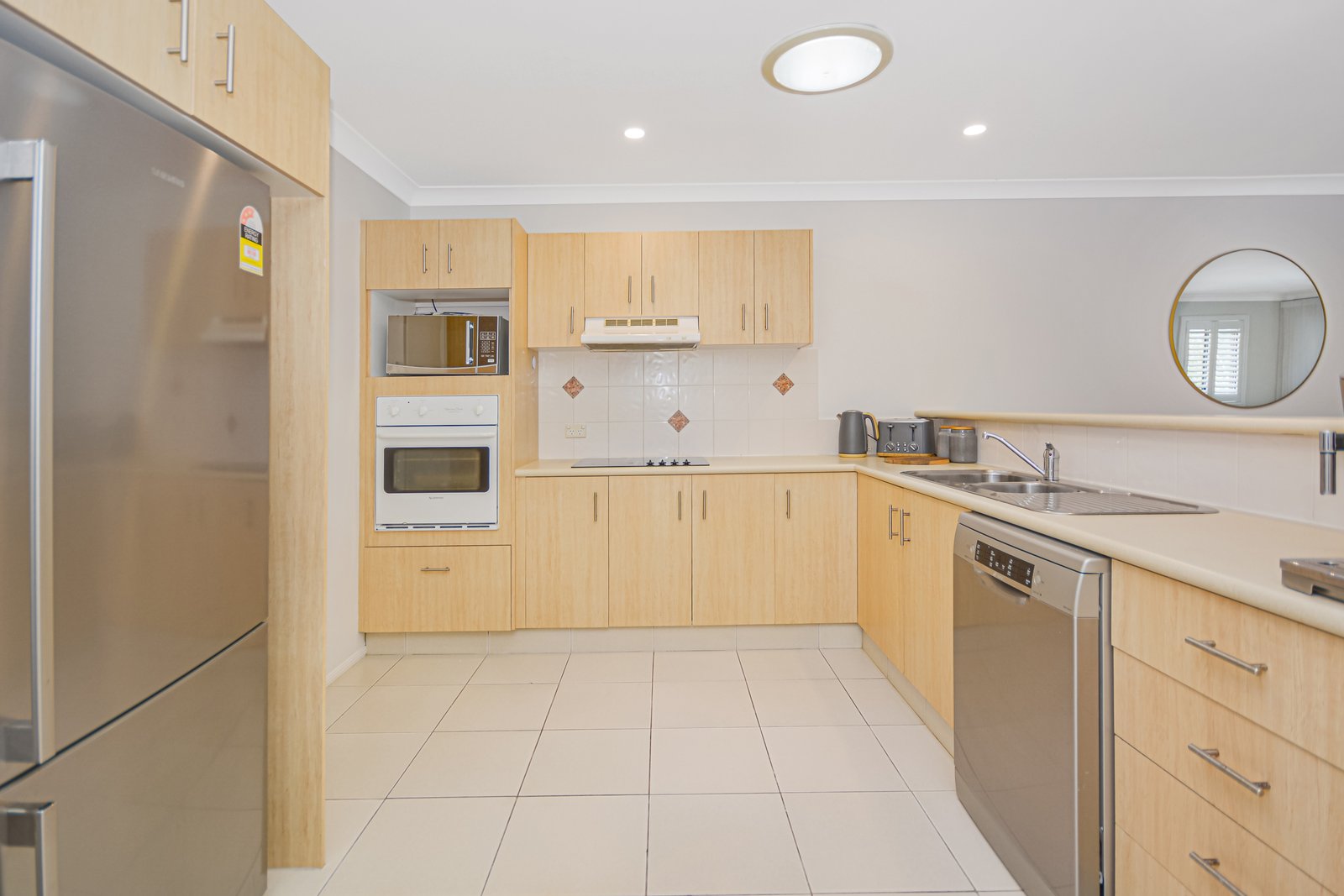 2/43 Kildare Drive BANORA POINT 4