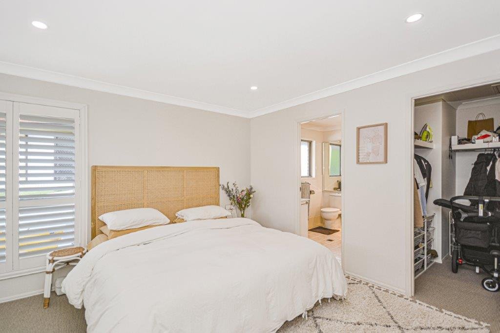 2/43 Kildare Drive BANORA POINT 4