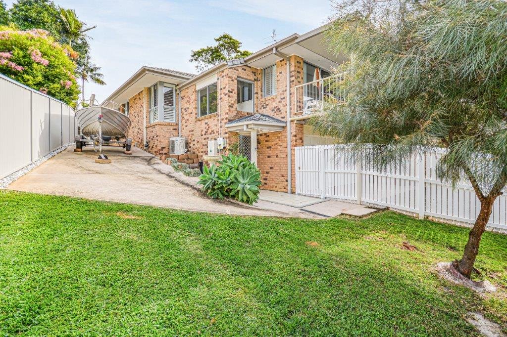 2/43 Kildare Drive BANORA POINT 10