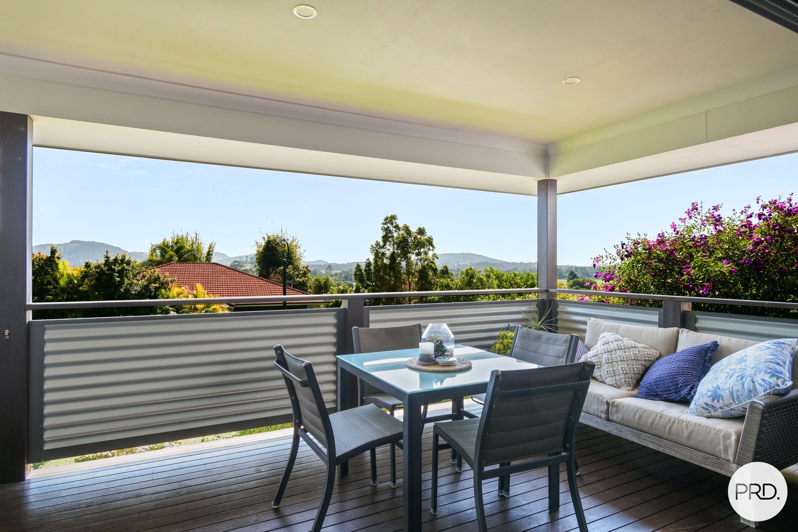 2/43 Newcastle Drive POTTSVILLE 11
