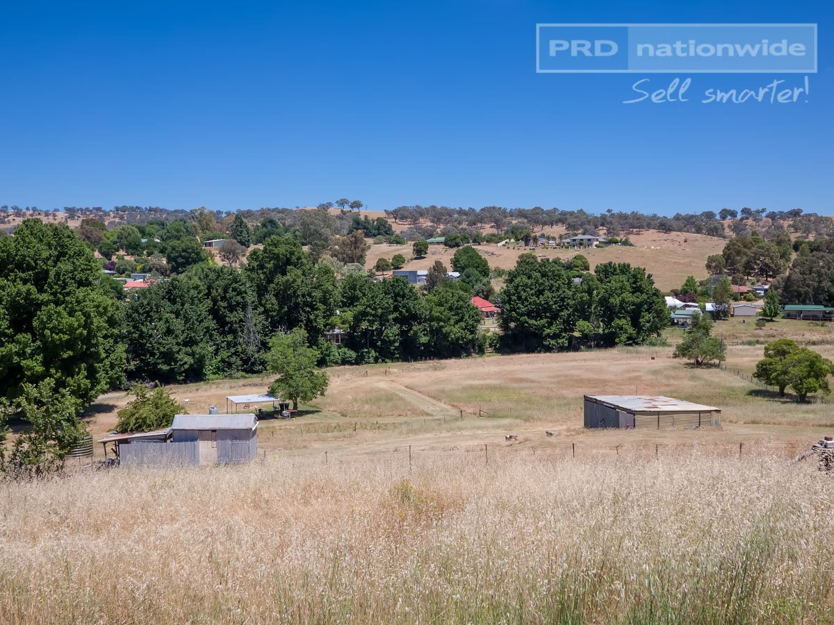 2/43 Victoria Hills Road ADELONG 1