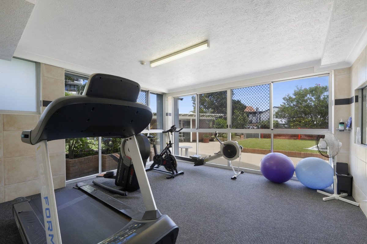 24/30 The Esplanade Burleigh Heads 18