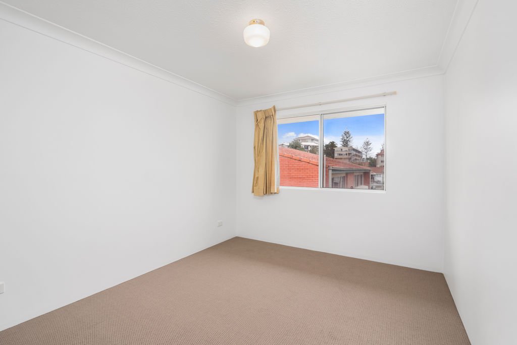 24/31-33 Dutton Street COOLANGATTA 6