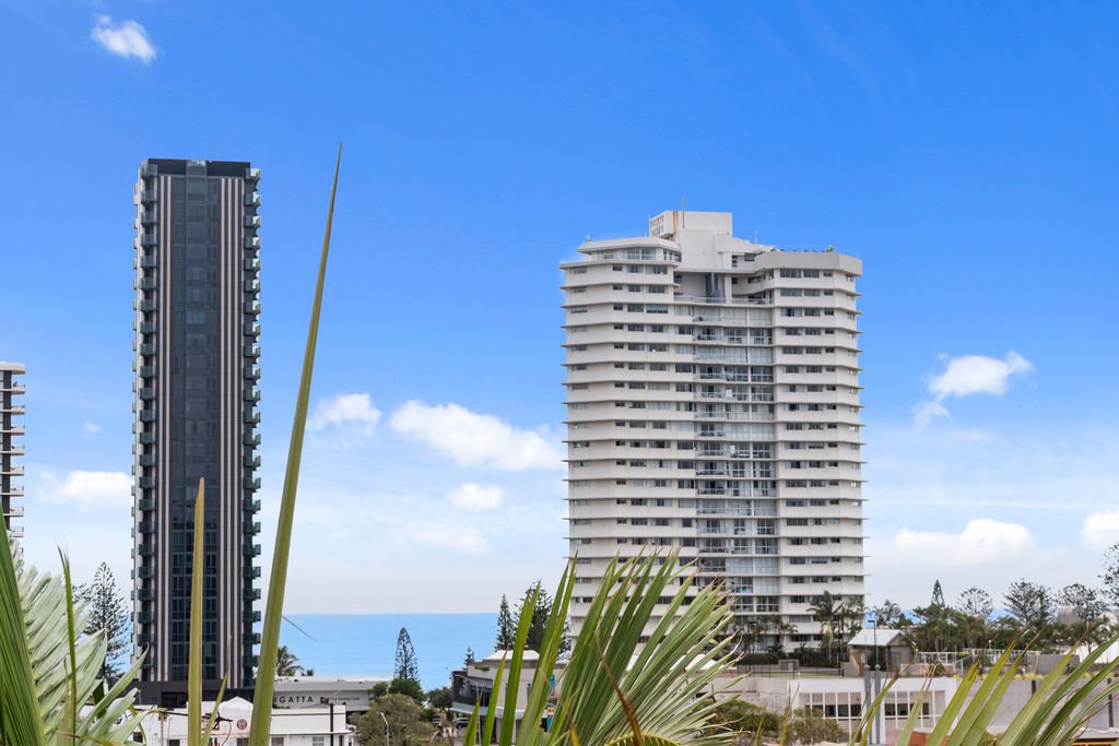 24/31-33 Dutton Street COOLANGATTA 10