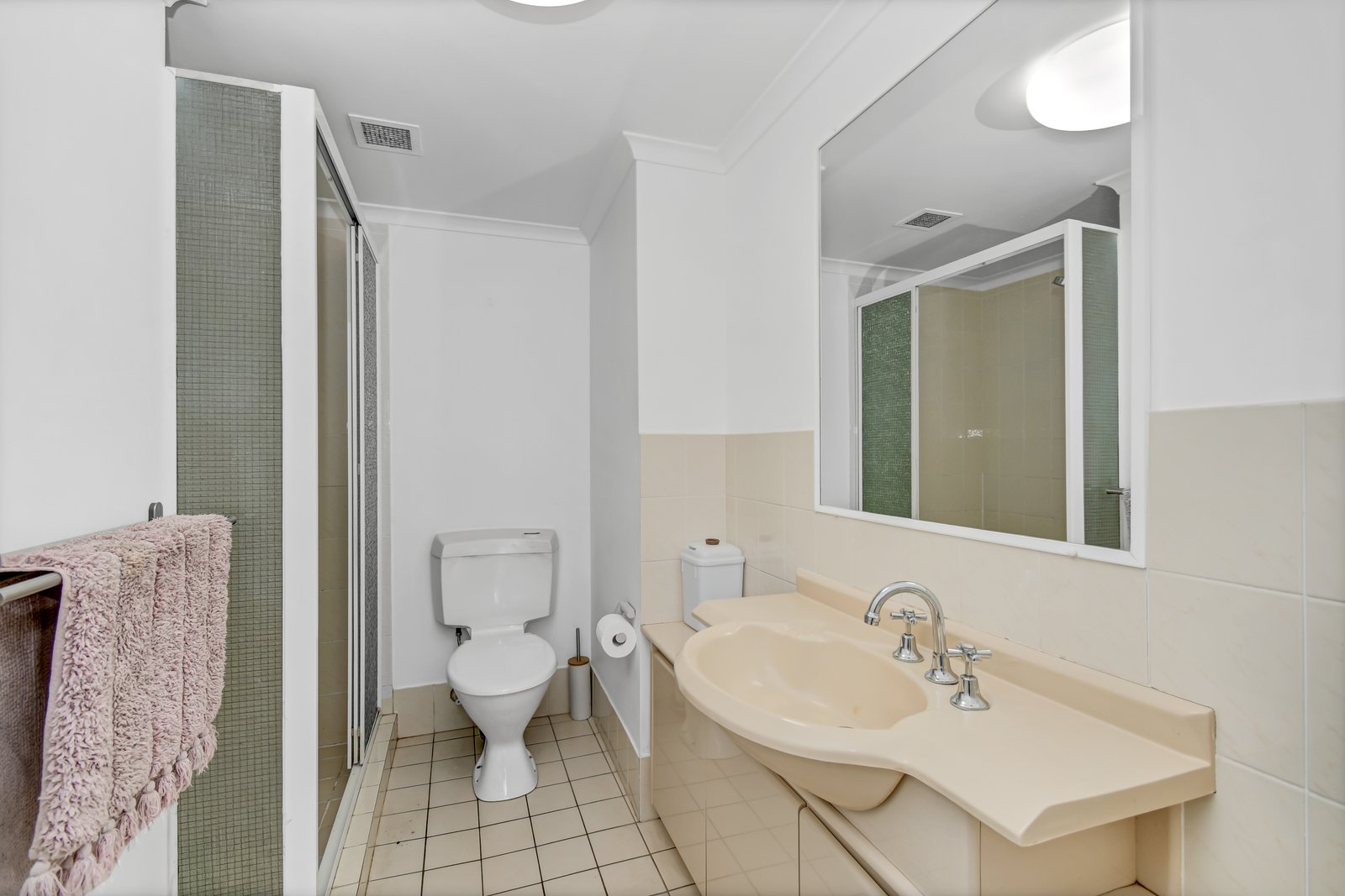 24/31-33 Dutton Street COOLANGATTA 7