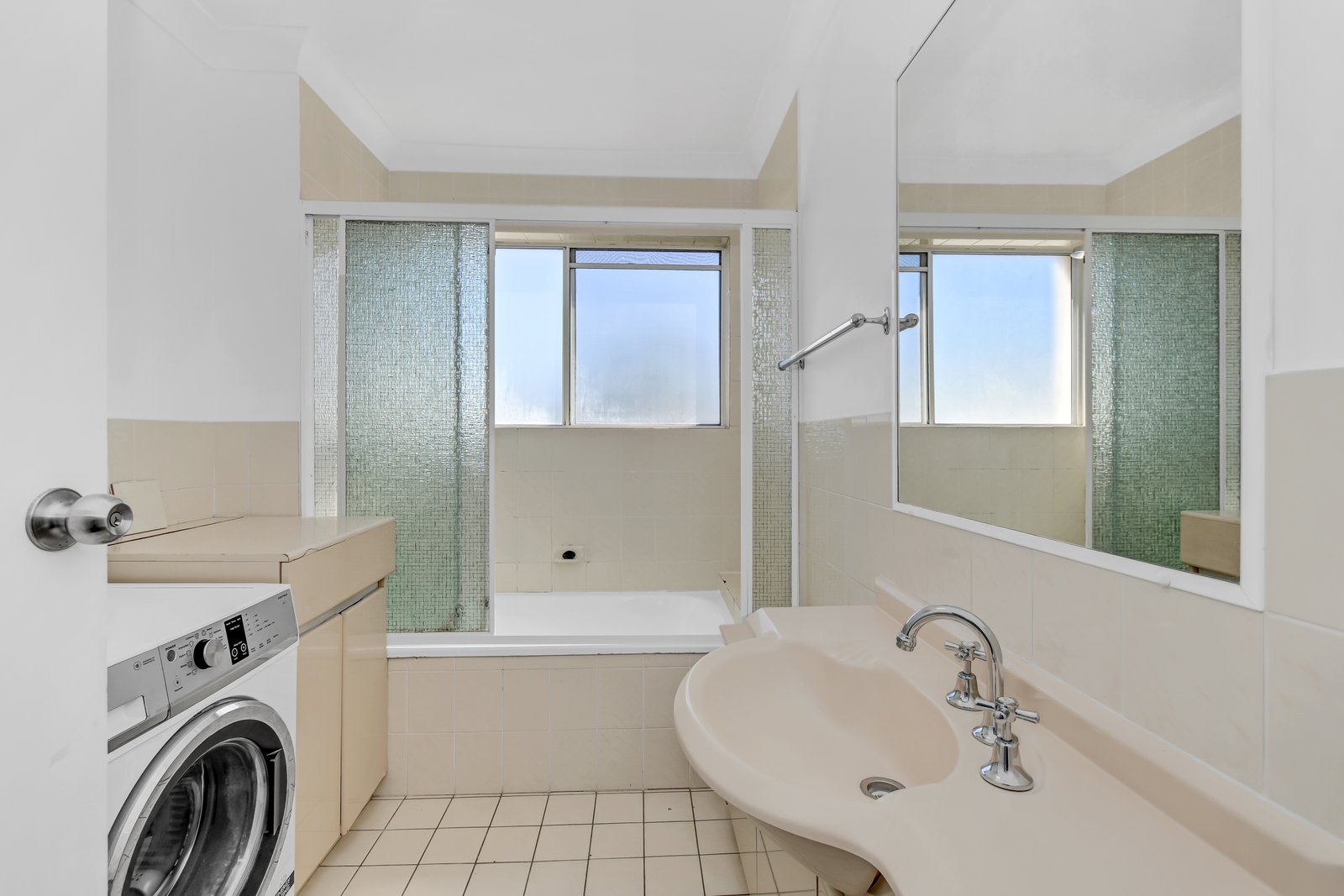 24/31-33 Dutton Street COOLANGATTA 8