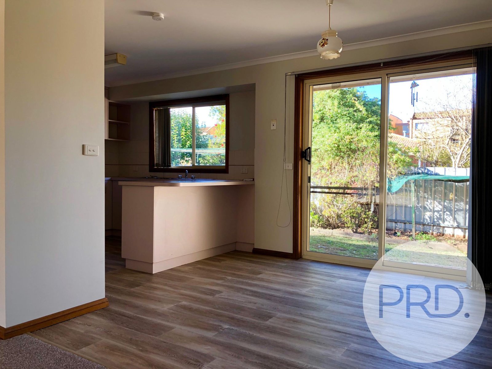 2/432 Bevan Street LAVINGTON 4