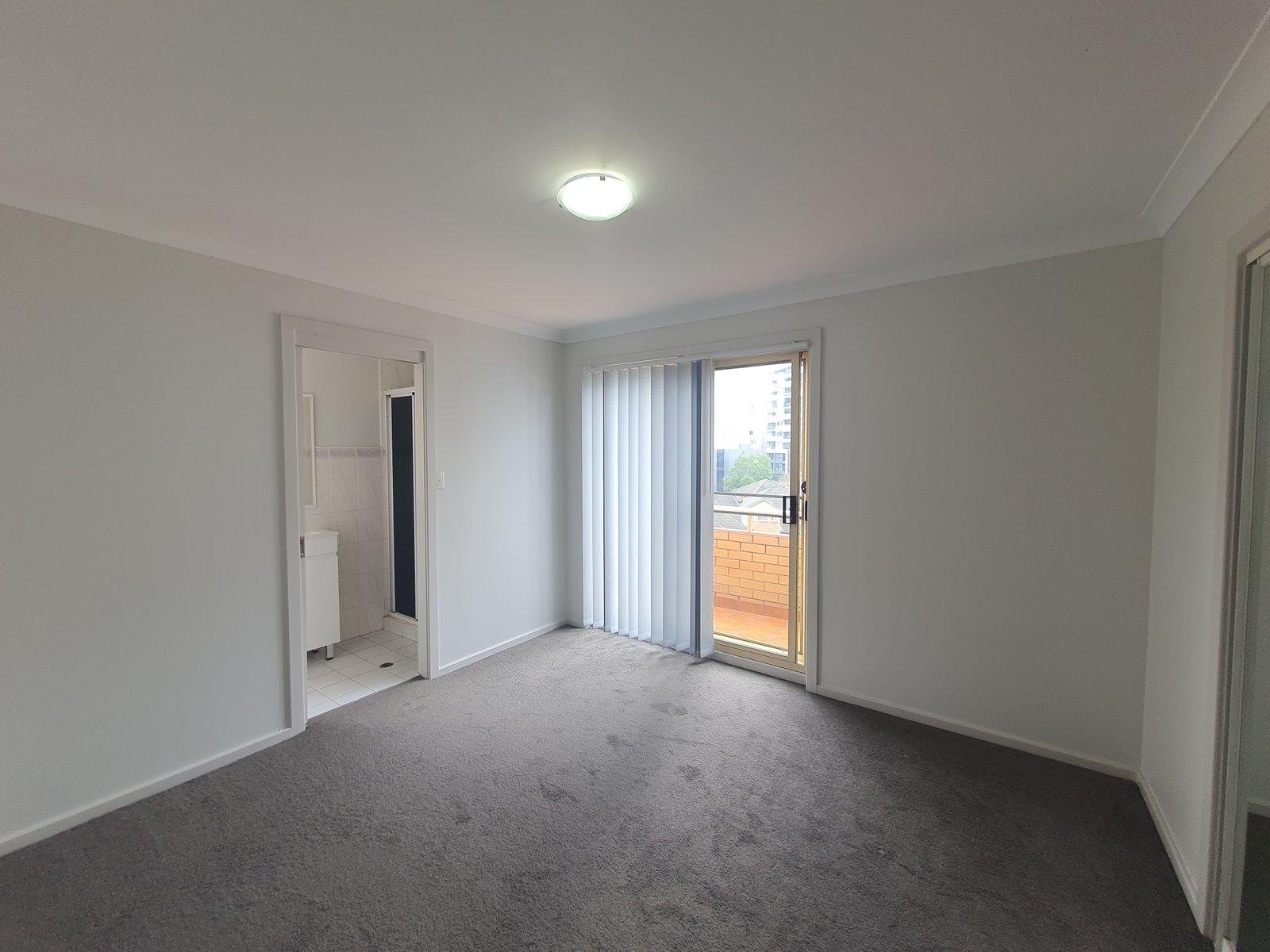 24/35 Campbell Street LIVERPOOL 4